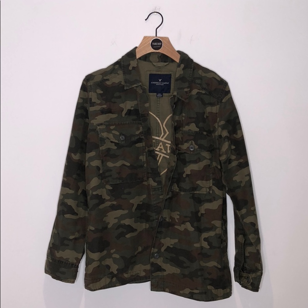 American eagle top/light jacket